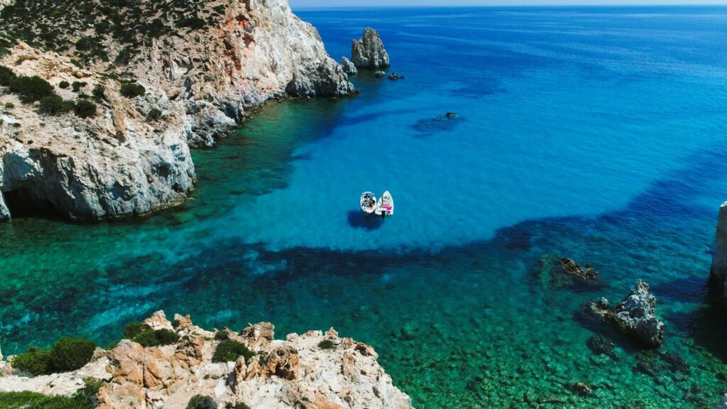 Rent a boat Poliegos