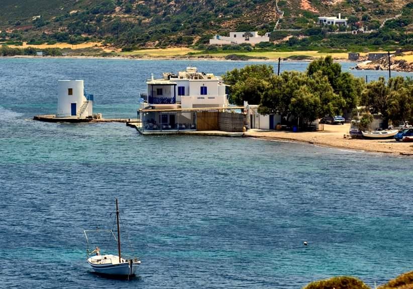 Empourios Top 5 Milos island restaurant - tavern recommendation
